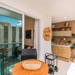 Como equipar sua varanda gourmet com estilo e funcionalidade